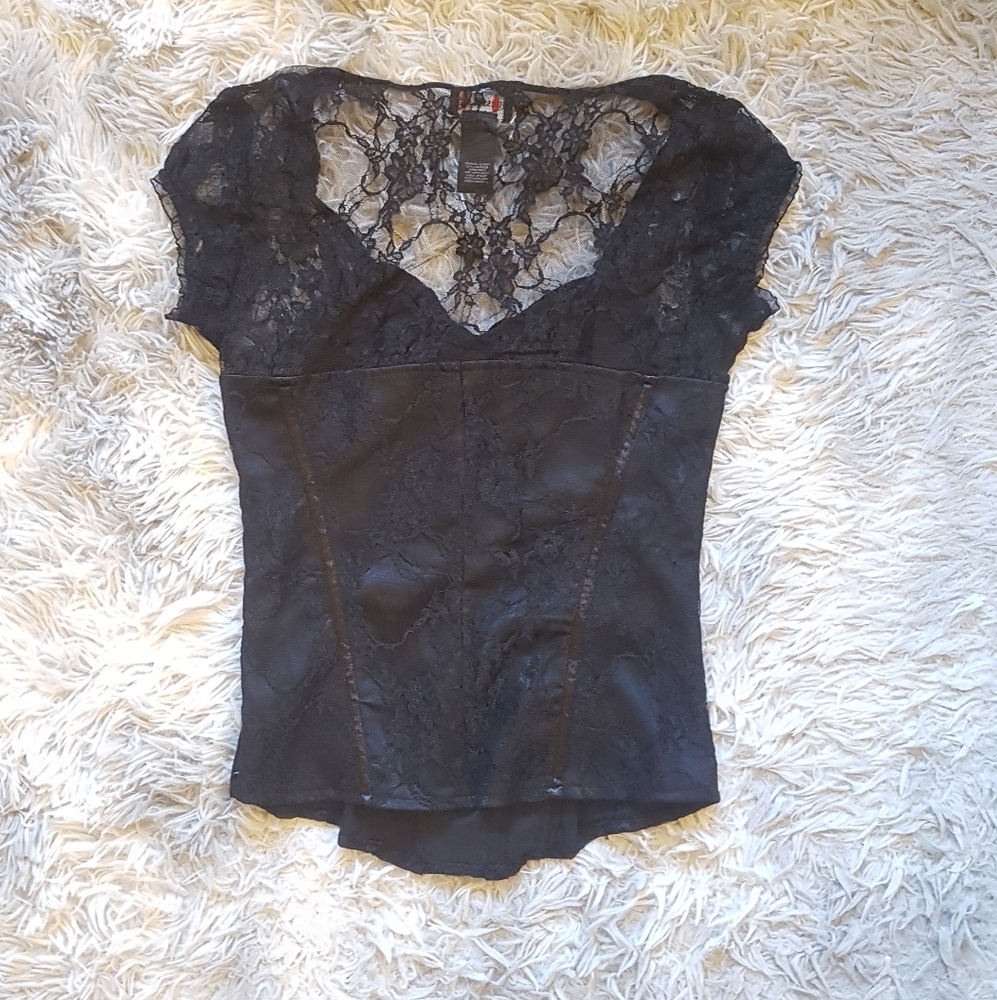 ⚡️SOLD⚡️ NWOT GUESS Black boned corset lace top - Small - Picture 4 of 6